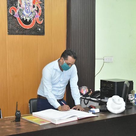 Hotel Yug Residency Varanasi Bagian luar foto