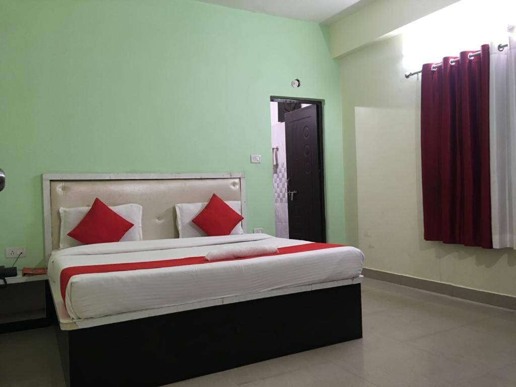 Hotel Yug Residency Varanasi Bagian luar foto