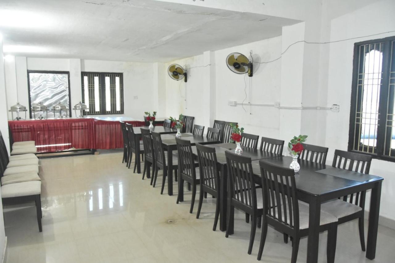 Hotel Yug Residency Varanasi Bagian luar foto