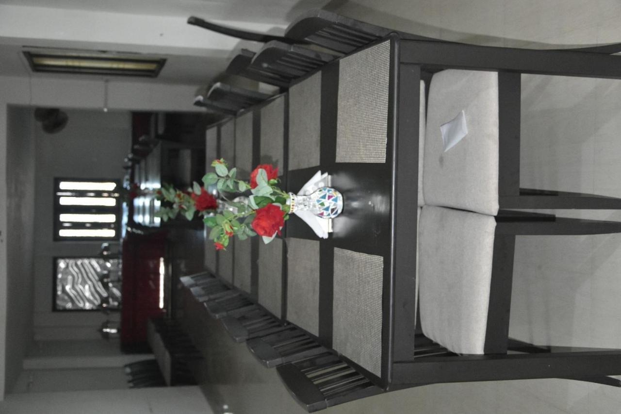 Hotel Yug Residency Varanasi Bagian luar foto