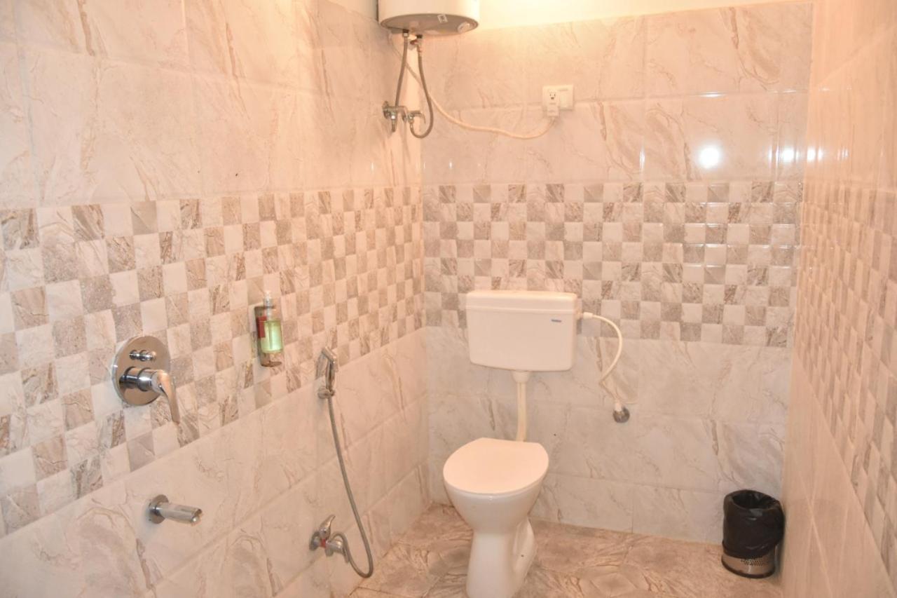 Hotel Yug Residency Varanasi Bagian luar foto
